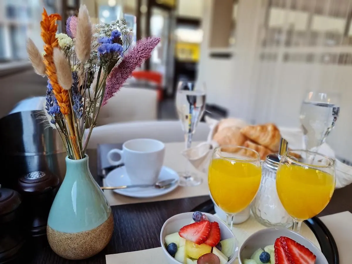 Hotel Kristoffel - Ontbijt Inbegrepen Миделкерк 3*,  Бельгия