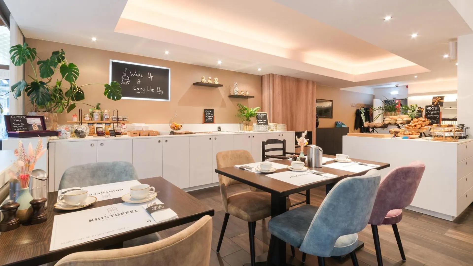 Hotel Kristoffel - Ontbijt Inbegrepen Миделкерк 3*,