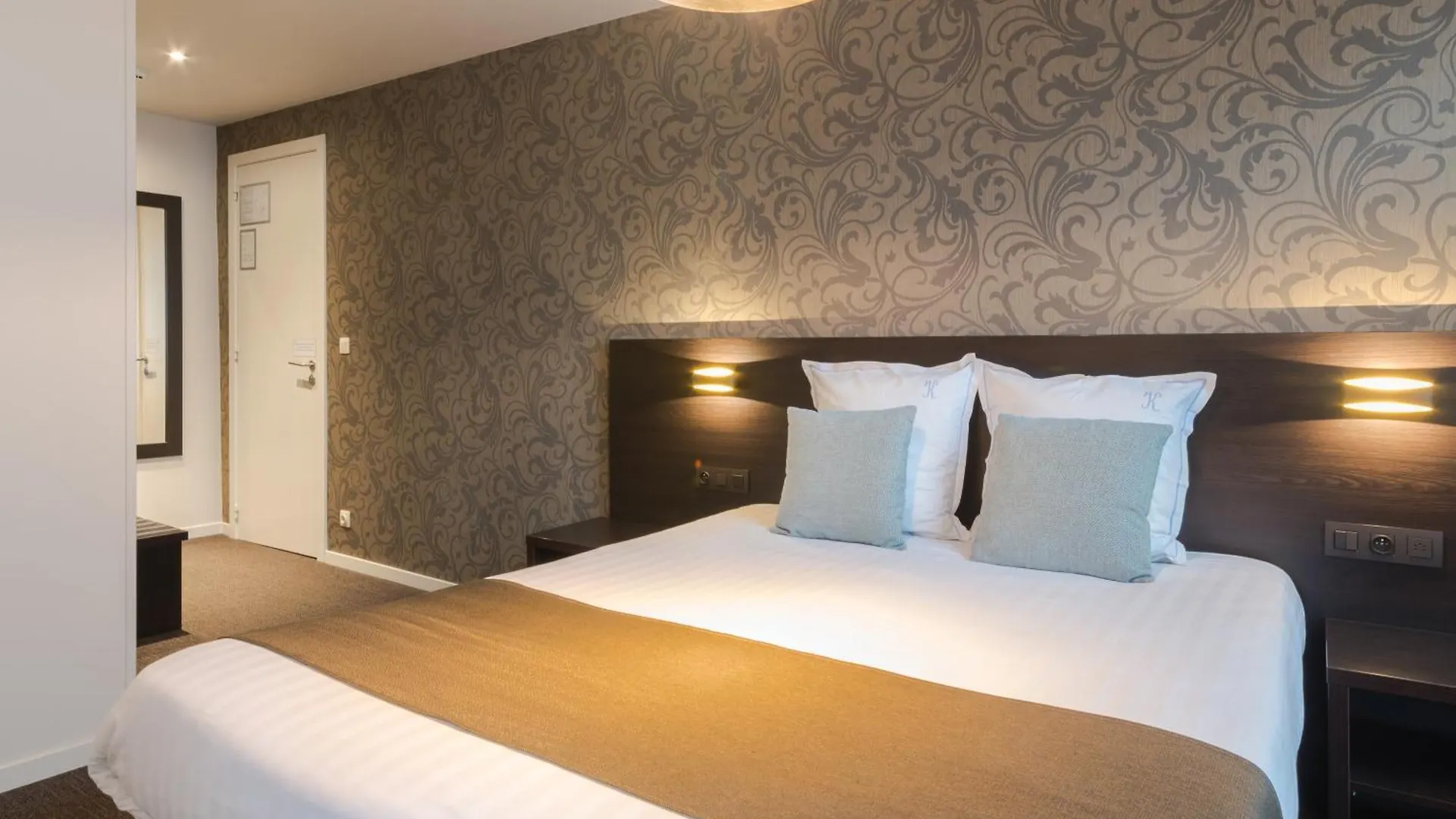 Hotel Kristoffel - Ontbijt Inbegrepen Миделкерк