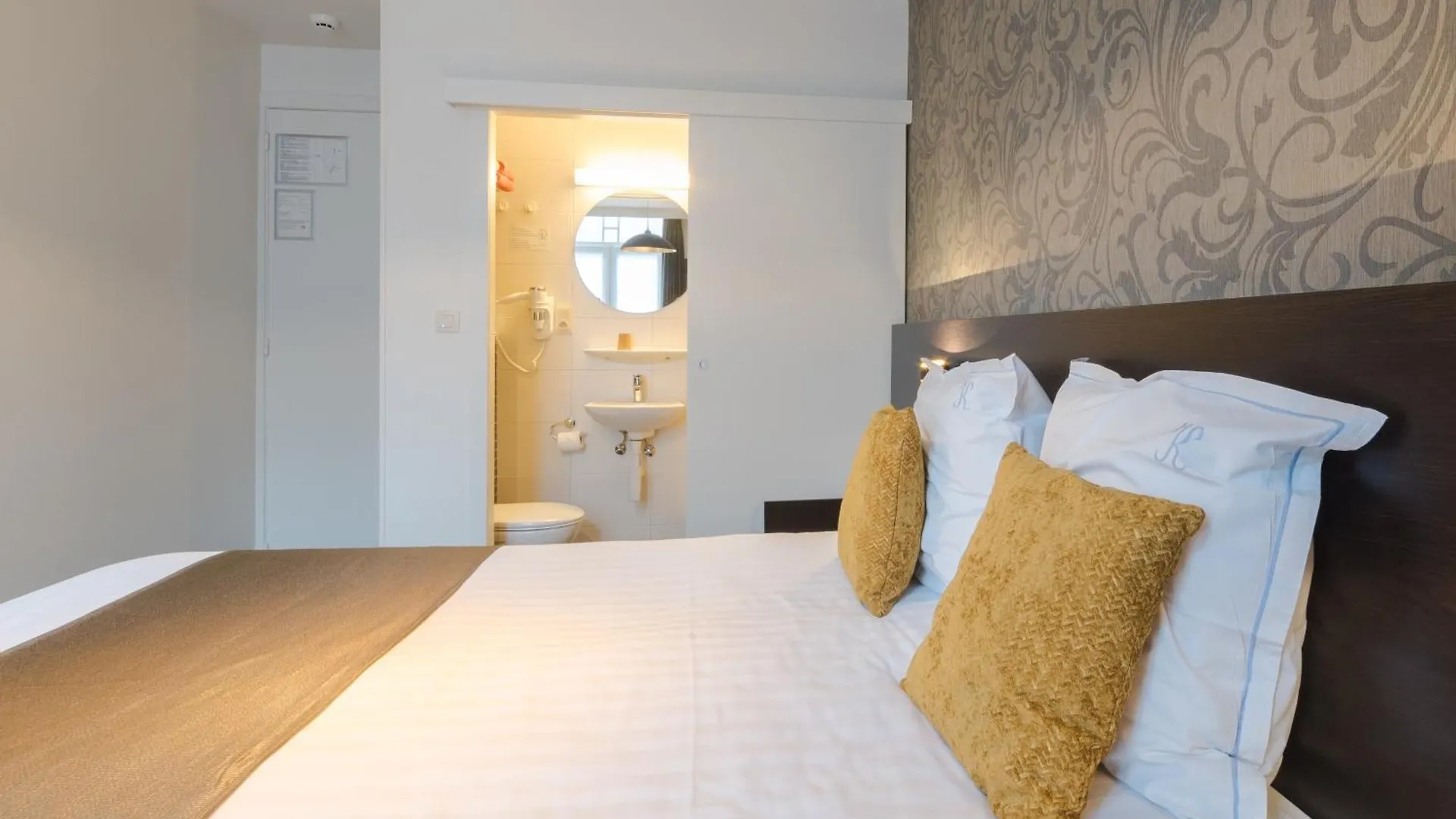 Hotel Kristoffel - Ontbijt Inbegrepen Миделкерк