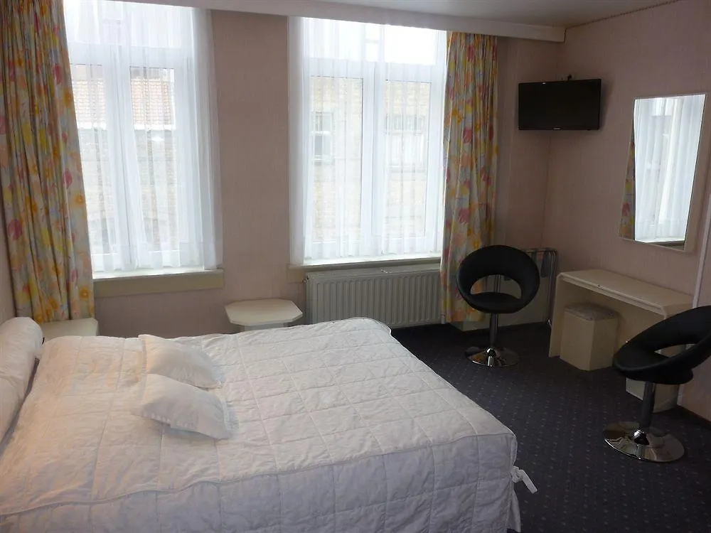 Hotel Kristoffel - Ontbijt Inbegrepen Миделкерк