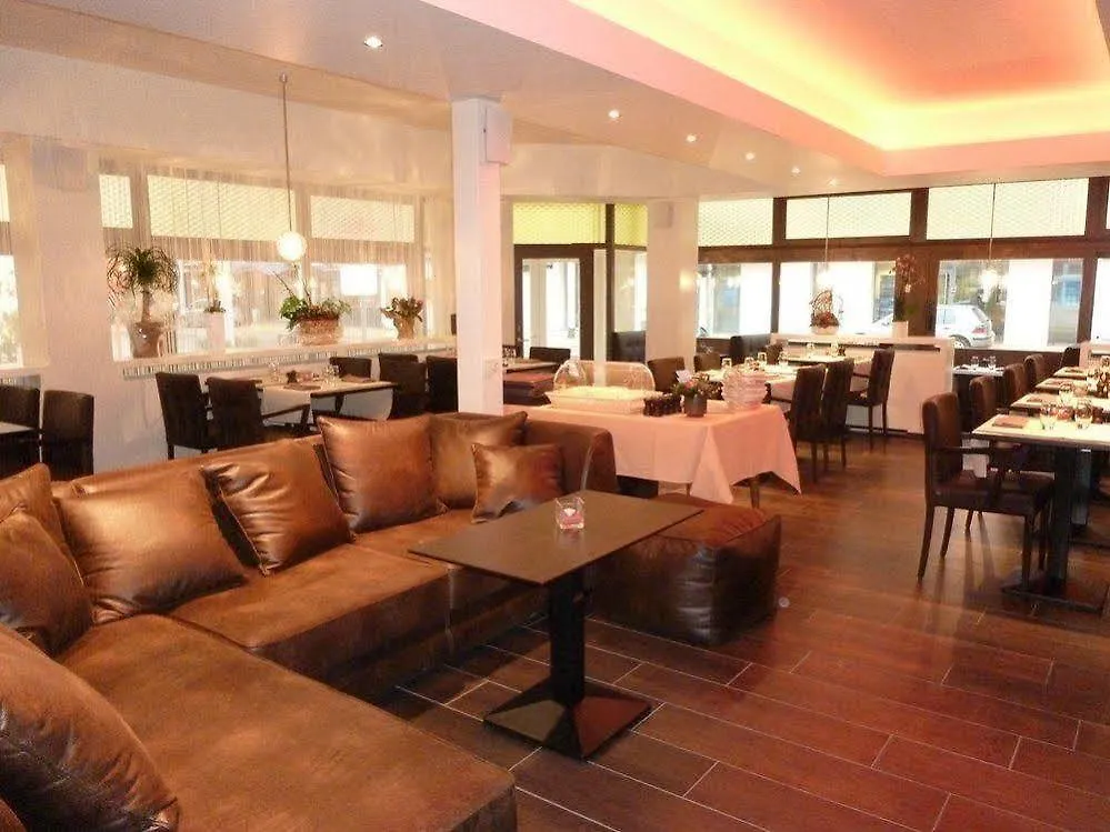 ***  Hotel Kristoffel - Ontbijt Inbegrepen Миделкерк Бельгия